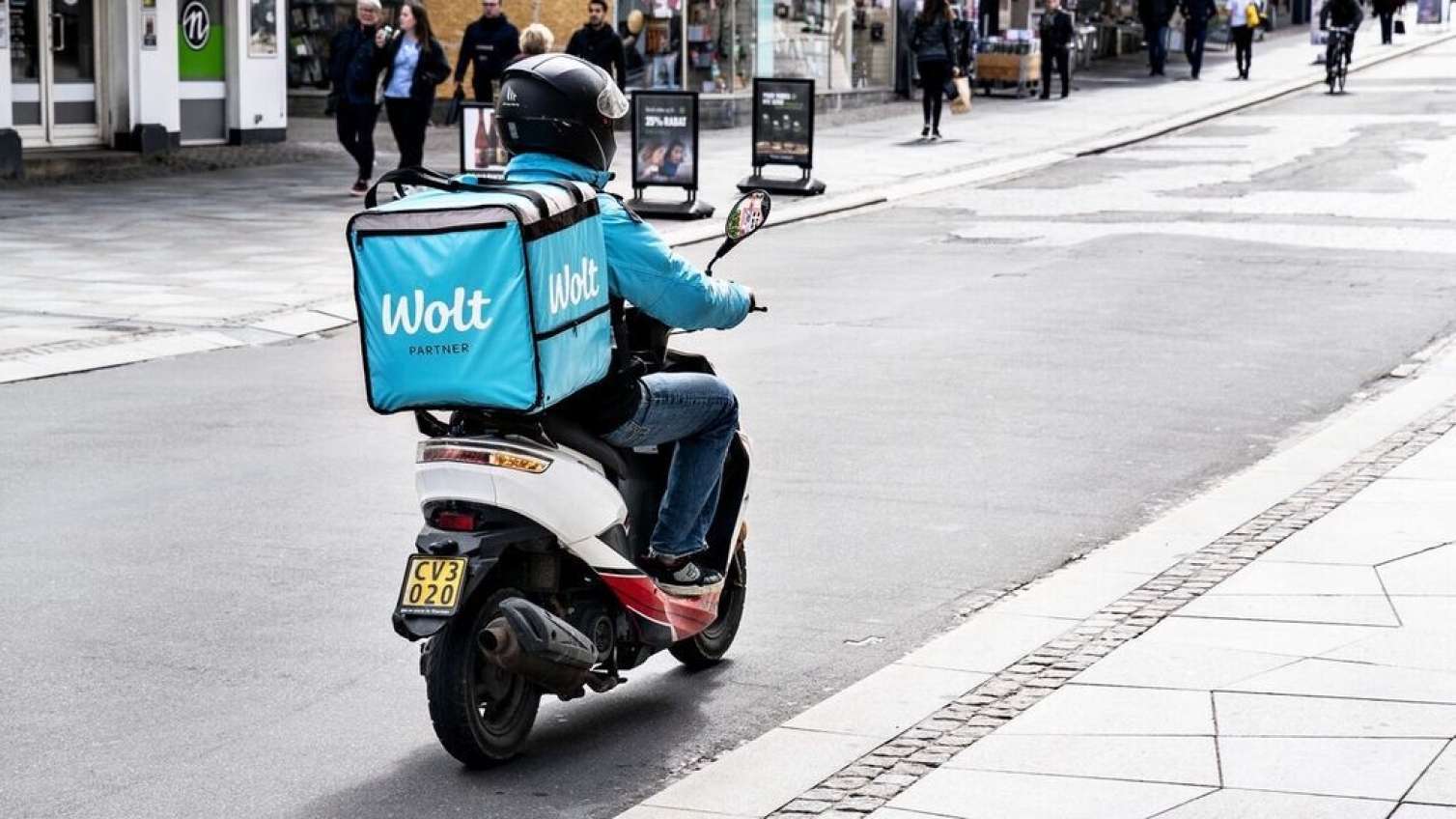 Moped sürənlərdən sürücülük vəsiqəsi tələb olunacaq 