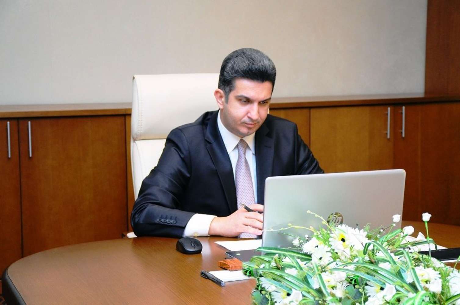 Yeni icra başçısı şöbə müdirini işdən çıxardı 