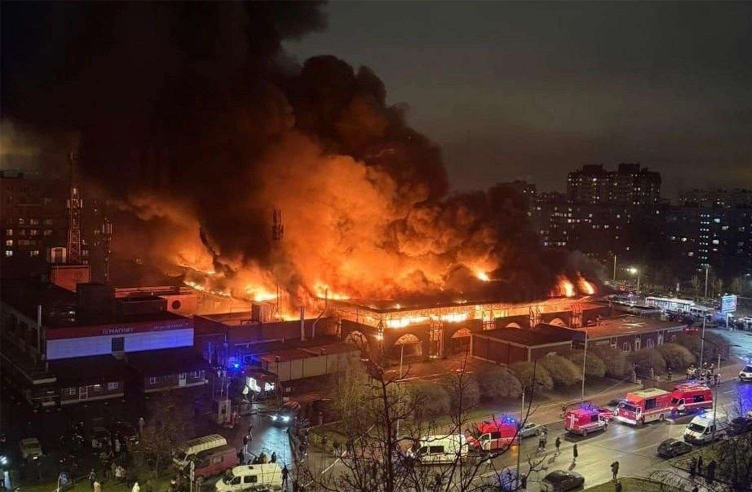 Rusiyada azərbaycanlıların çalışdığı bazar yandı – 1 nəfər həlak oldu – VİDEO 