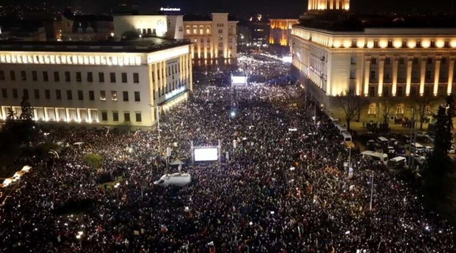 Bolqarıstanda kütləvi etirazlar – Baş nazir istefa verdi 