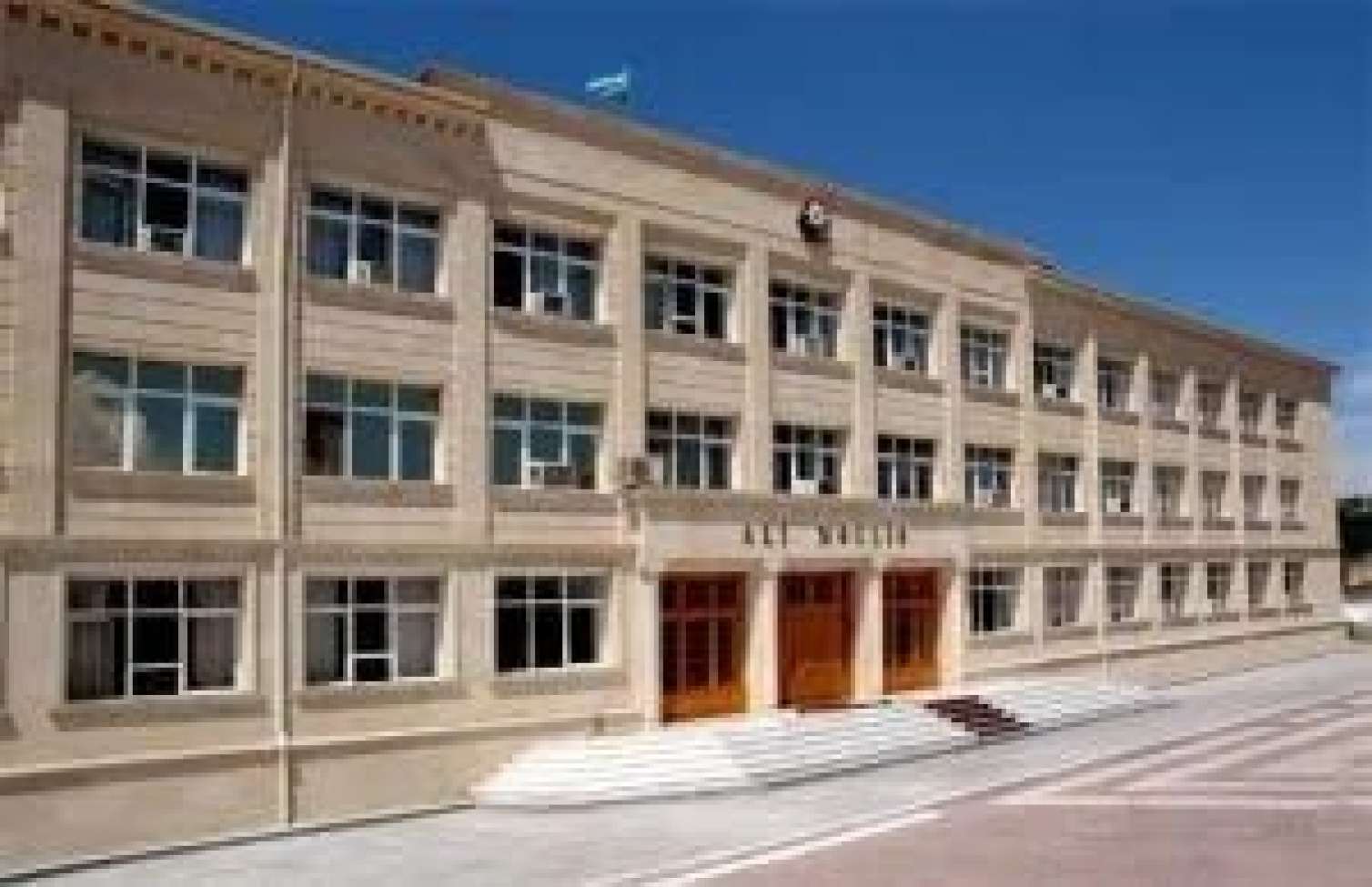 Əli Abbasov deputat mandatından məhrum edildi 