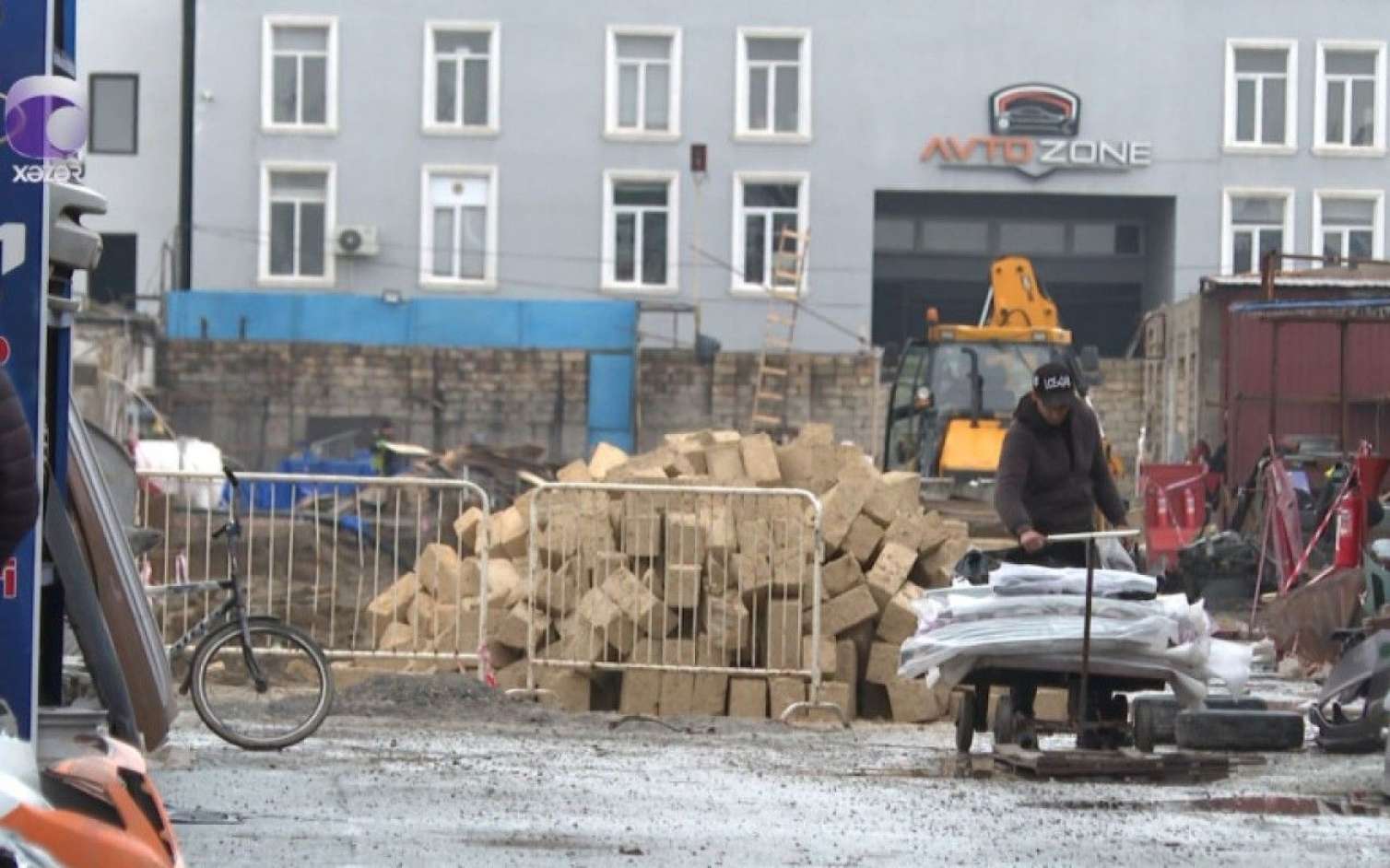 "Təkər aləmi" kimi tanınan bazar SÖKÜLÜR - VİDEO 