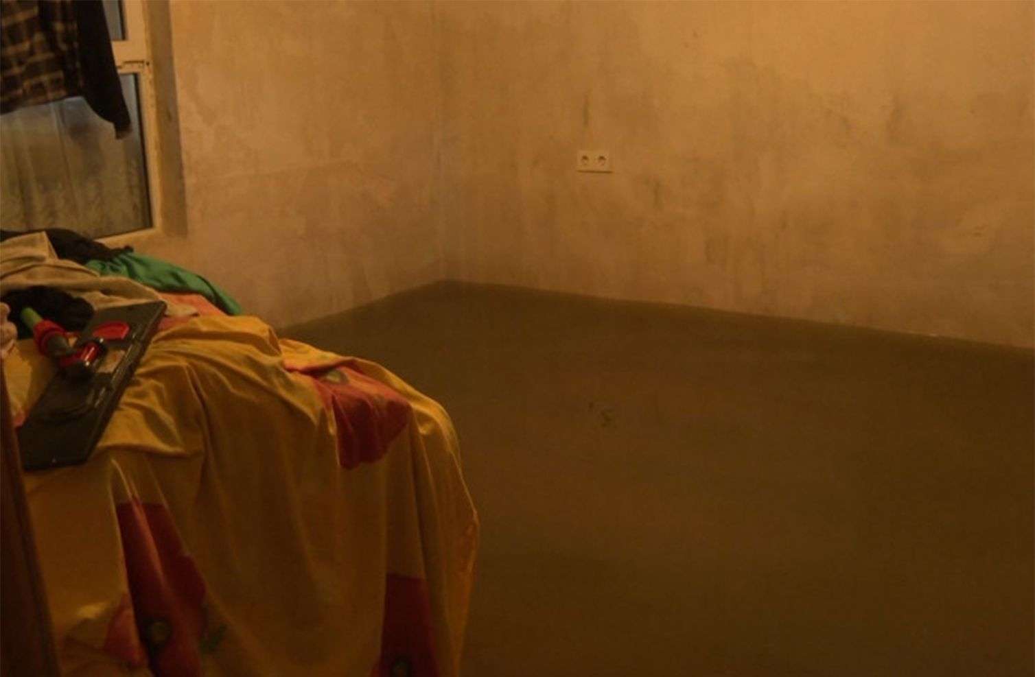 Binədə evlər suyun içində – VİDEO 