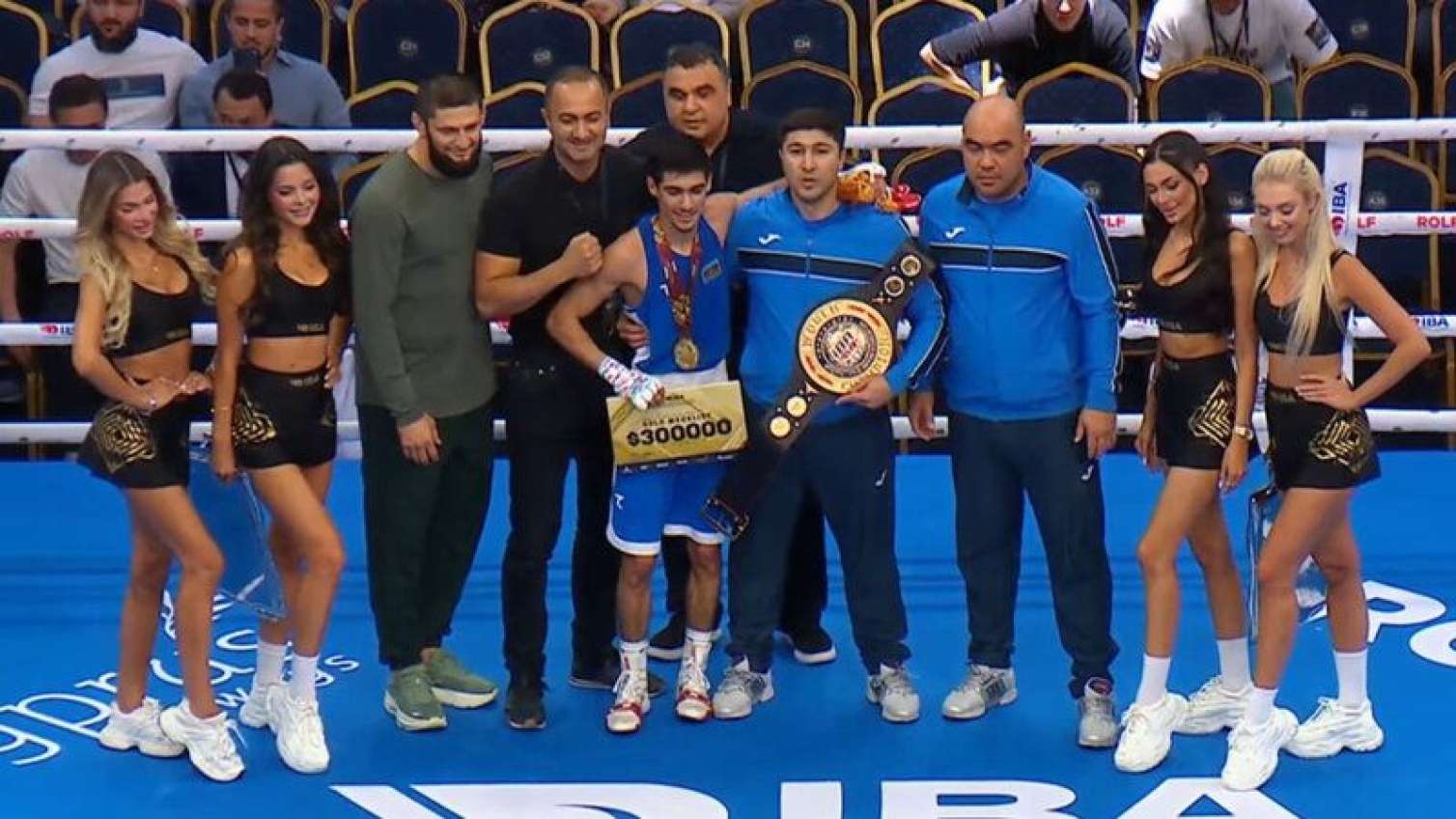 19 yaşlı boksçumuz erməniyə qalib gələrək, dünya çempionu oldu 