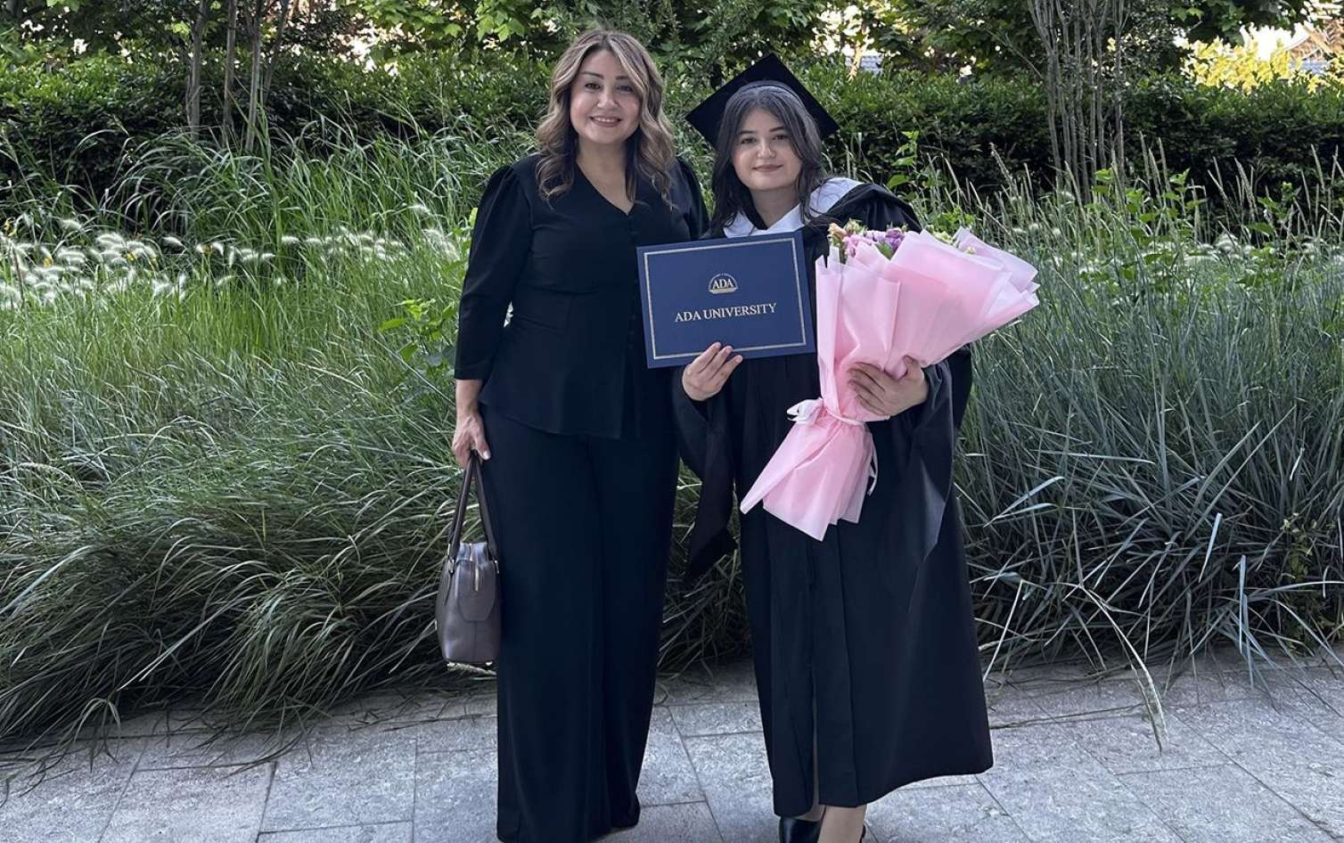 Yanğında anasını itirən Ləman palataya köçürüldü 