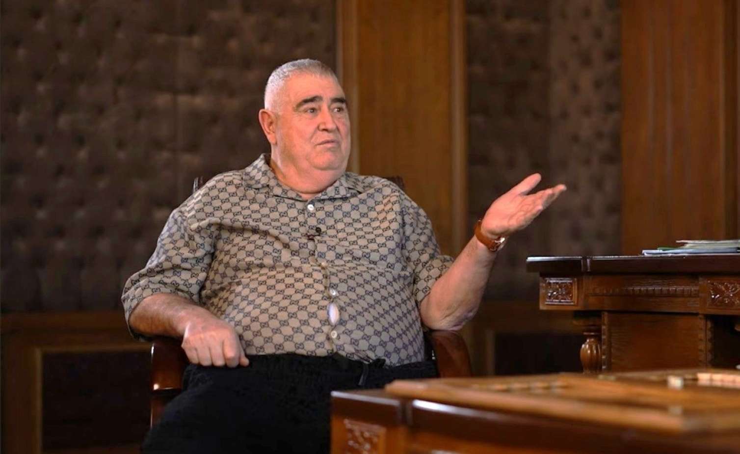 Şərurlu İsfəndiyarın geyiminin qiyməti şok etdi  