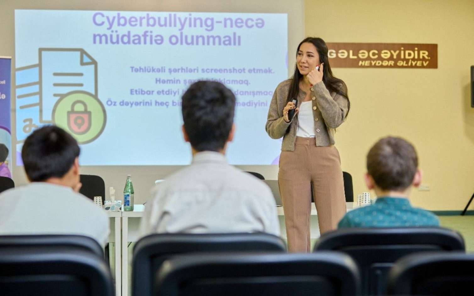 "Azercell" "Gələcək sizinlə başlayır! – öyrən, böyü, paylaş" sosial təşəbbüsünə start verdi -  FOTO