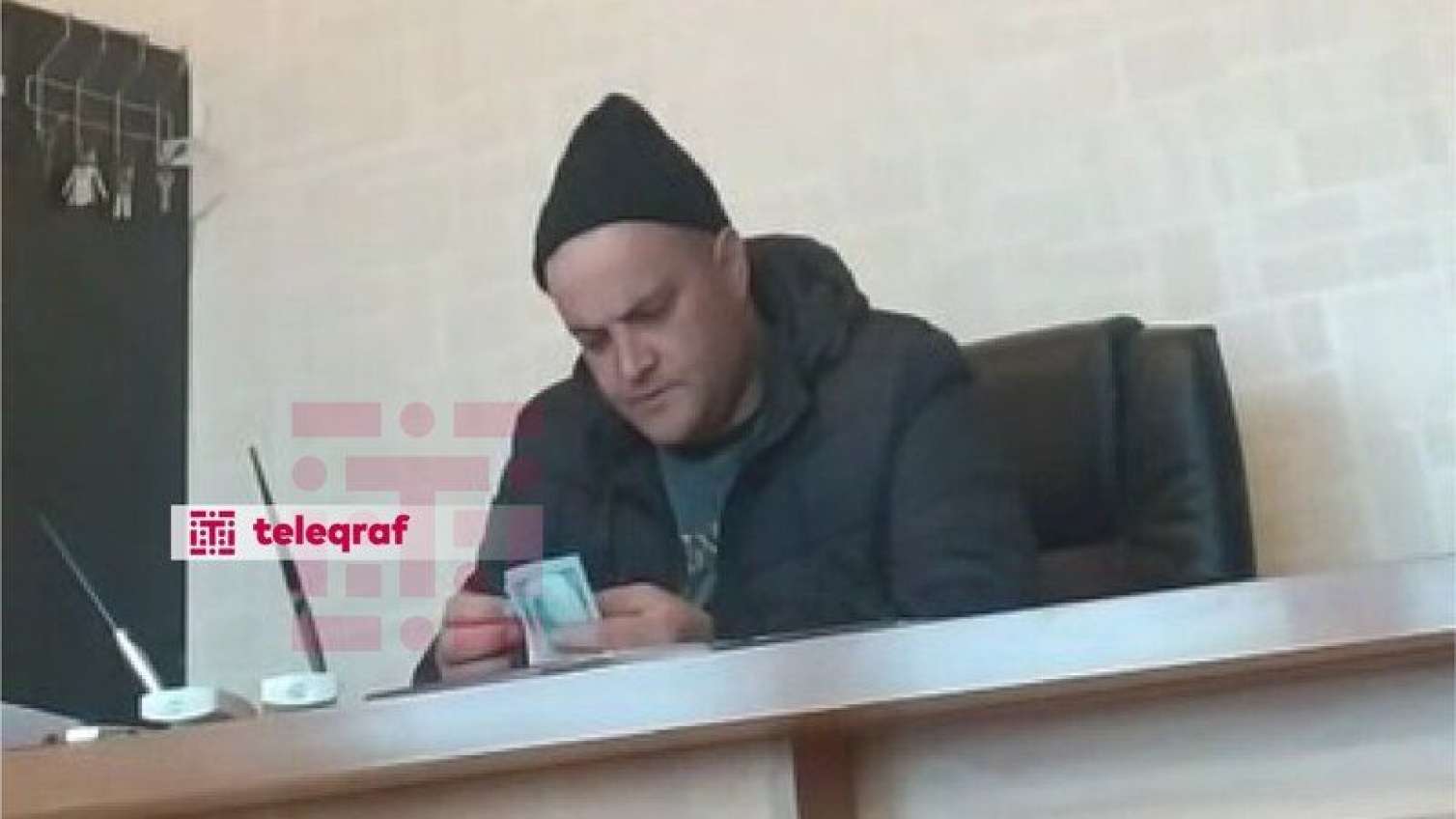 “Məni aldatdılar, Bəylər Eyyubovun bacısı oğlu pulumu vermir” -