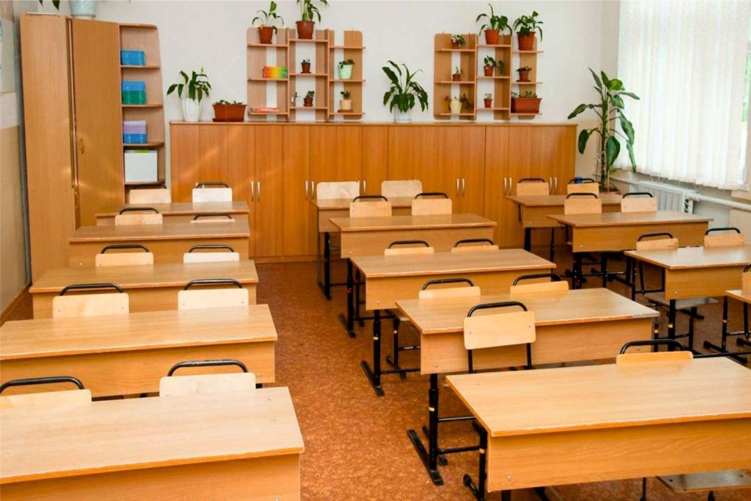 Məktəbdə müəllim direktor müavinini döyüb - Qaradağda insident