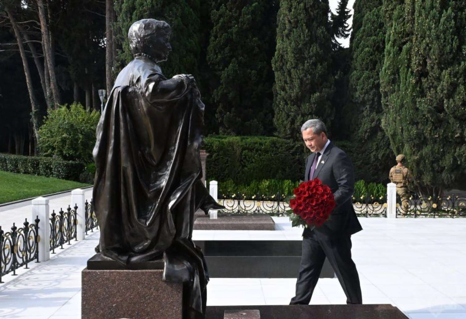 Hun Manet Heydər Əliyevin məzarını ziyarət etdi 