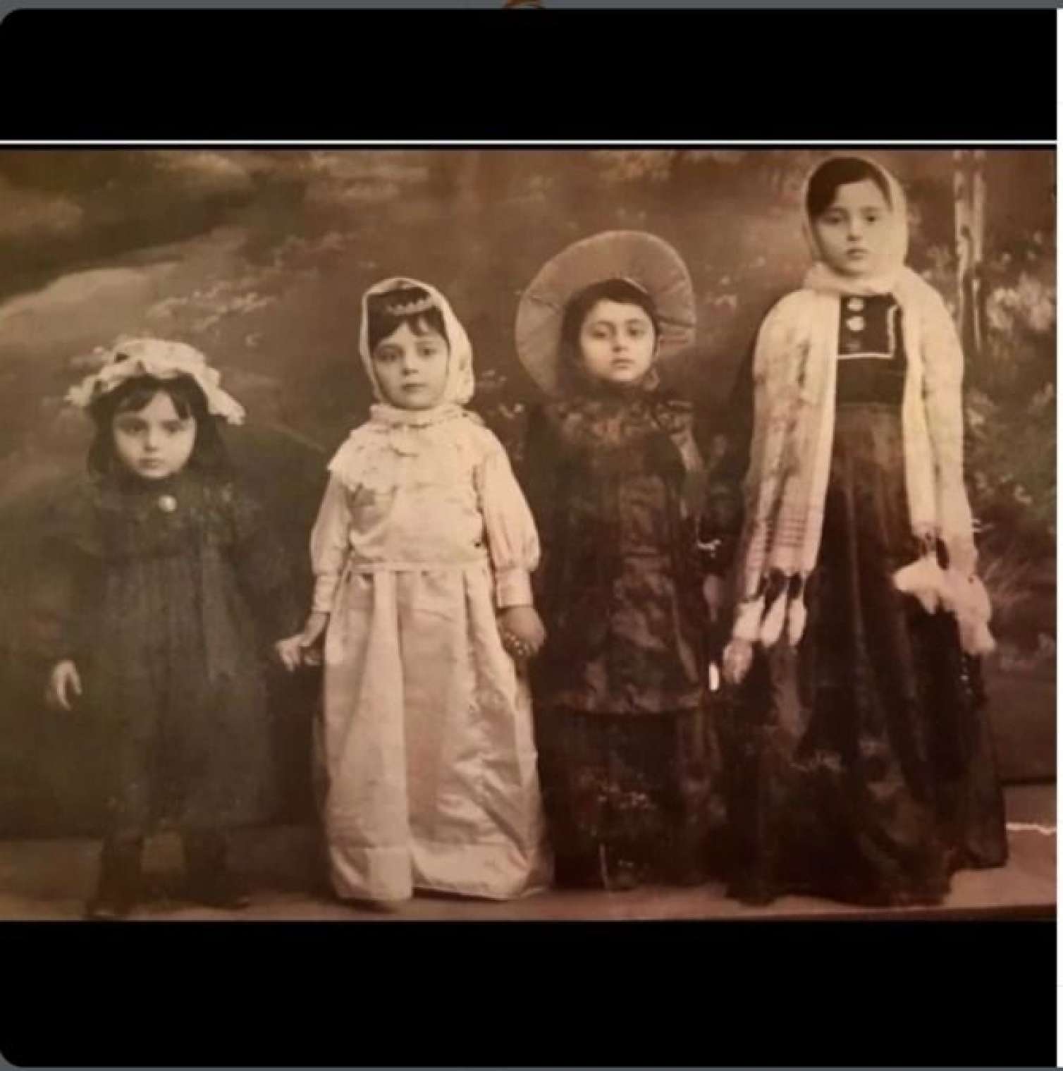 Brilliant Dadaşovadan nənəsi ilə bağlı paylaşım:  "Hicabsız azərbaycanlı qızlar..."