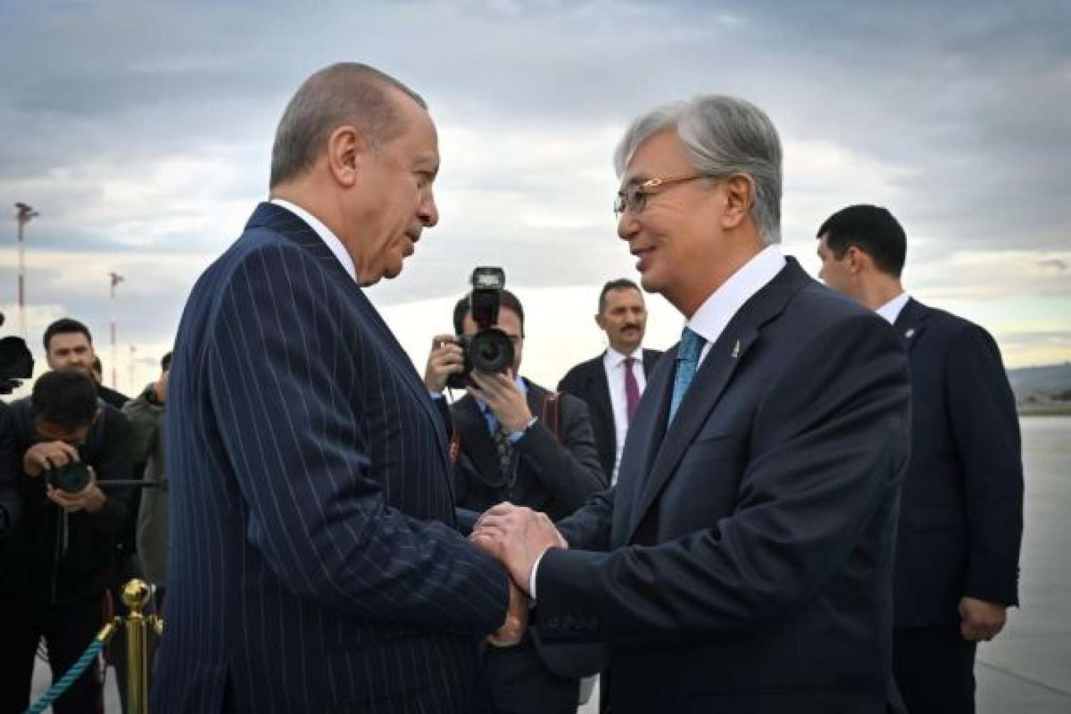 Ərdoğan Tokayevlə görüşdü, Antalyaya dəvət etdi xəbəri üçün şəkil