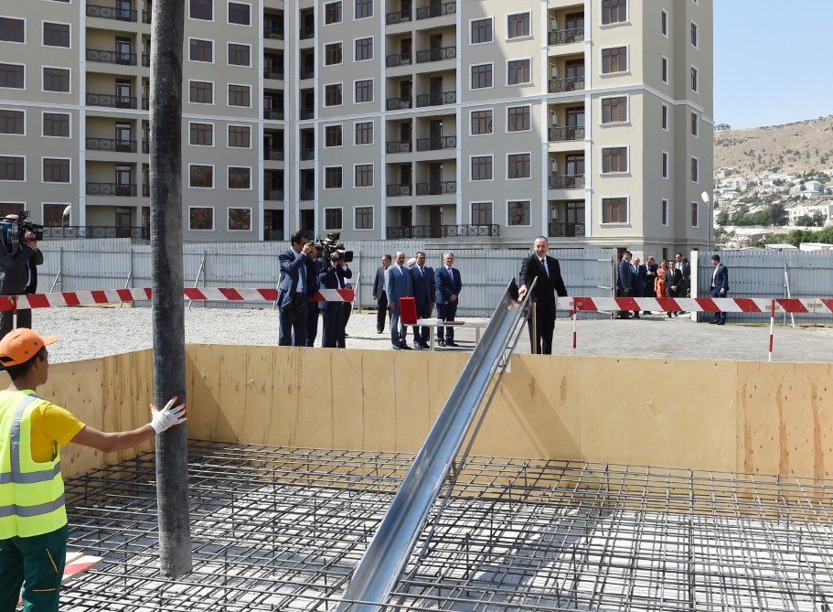 Prezident jurnalistlər üçün 3-cü binanın təməlini qoydu -  FOTO