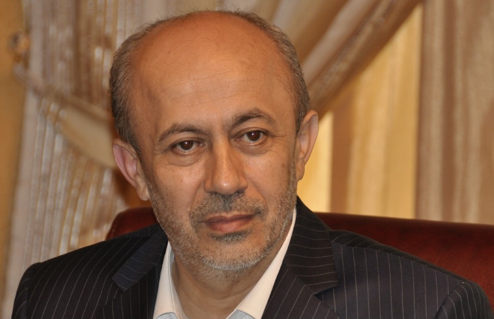 Bakupost.az - "Borcu olan insanlar qurban kəsməsin" - Hacı Fuad