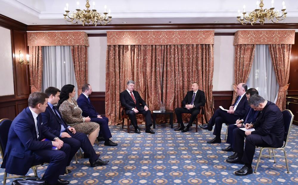 İlham Əliyev Ukrayna prezidenti ilə görüşdü -  FOTO