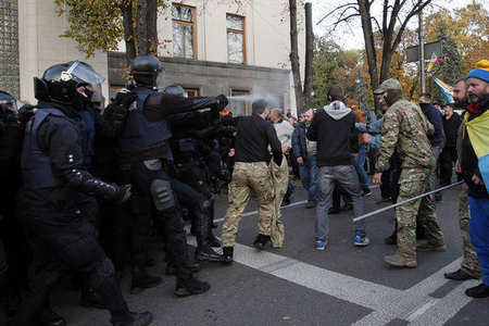 - Ali Radanın qarşısında 4 min polis yeridildi, 1-i yaralandı Kiyev yenidən qarışdı 