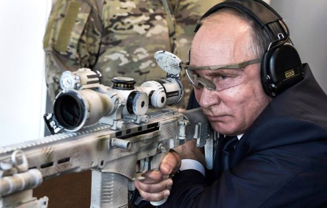 - 600 metrdən 5 hədəf / FOTO Putin snayperlə şou göstərdi 