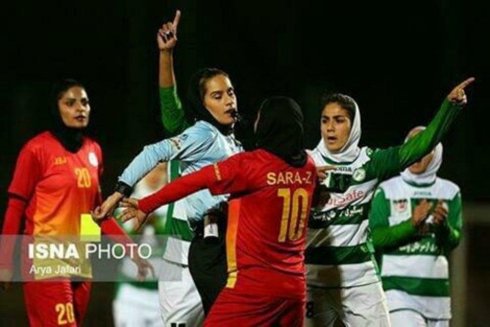 Qadın futbolçular arasında dava -  FOTO