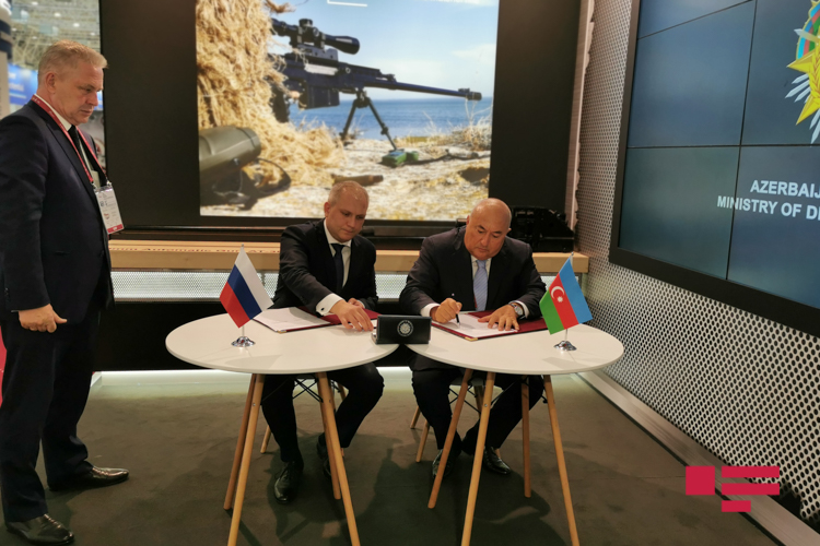 Azərbaycanla Rusiya arasında hərbi sənaye sahəsində memorandum imzalandı -  FOTO