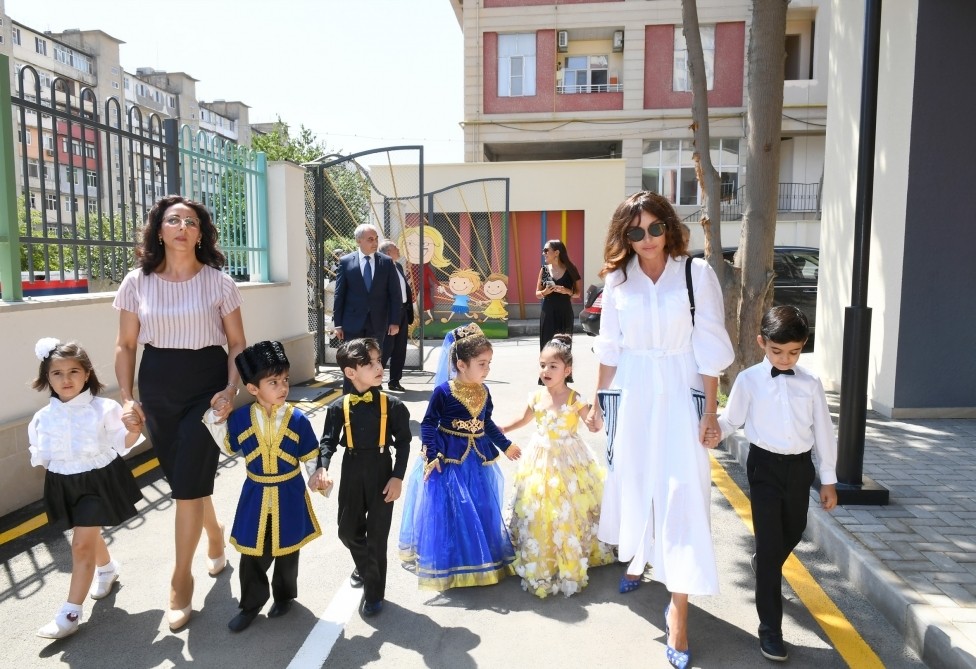 Mehriban Əliyeva uşaq bağçasının açılışına qatıldı -  FOTO