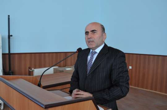 Polisi aşağılamaq itaətsizliyə çağırışdır - sabiq polis rəisi yazır