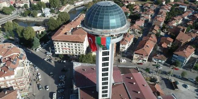 66 metrlik qülləyə Azərbaycan bayrağı asıldı  - FOTO