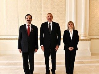 Prezident Türkiyə səfirini qəbul etdi - YENİLƏNİB-FOTOLAR Prezident Türkiyə səfirini qəbul etdi - YENİLƏNİB-FOTOLAR