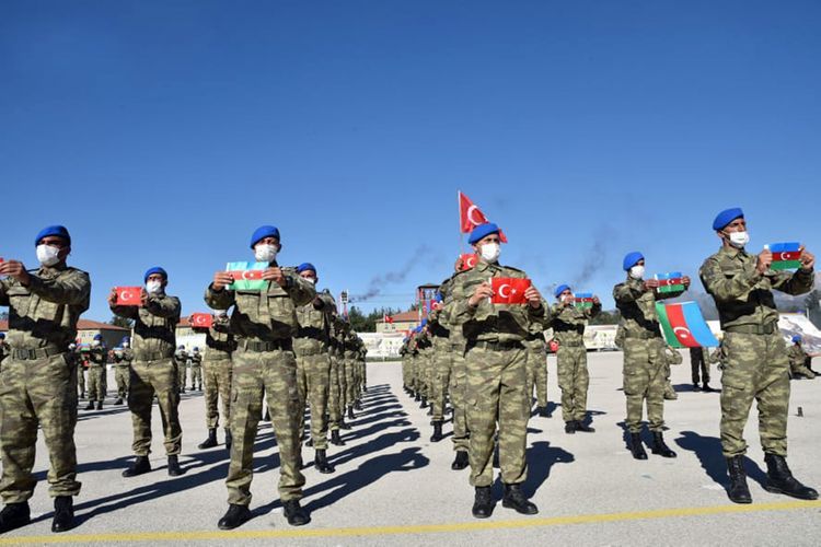 Hərbi qulluqçularımız Türkiyədə keçirilən kursu müvəffəqiyyətlə bitirdilər - FOTOLAR 