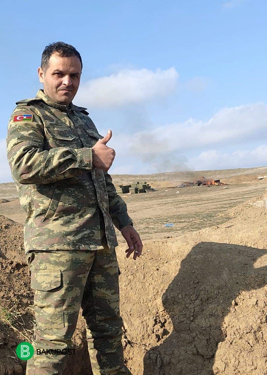 İcra başçısı qəhrəman zabitə süpürgəçi “vəzifəsi” verdi - FOTOLAR İcra başçısı qəhrəman zabitə süpürgəçi “vəzifəsi” verdi - FOTOLAR