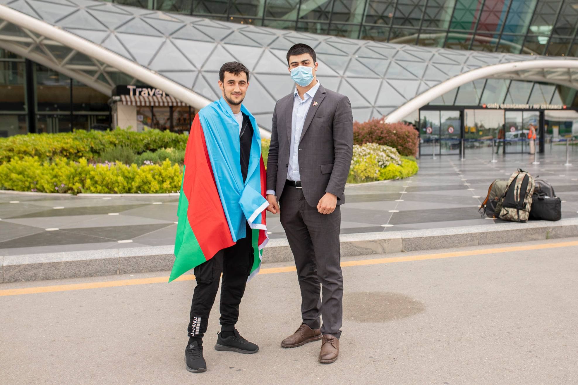 Daha 3 qazimiz sağalaraq Vətənə döndü - FOTO Daha 3 qazimiz sağalaraq Vətənə döndü - FOTO