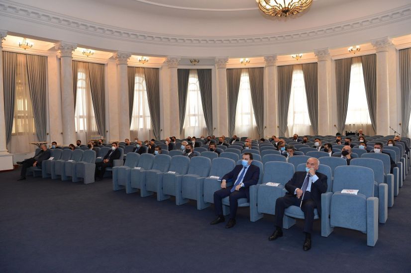 Araz Əzimov Ceyhun Bayramovla görüşdə yuxuya getdi - FOTO Araz Əzimov Ceyhun Bayramovla görüşdə yuxuya getdi - FOTO