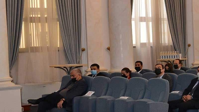 Araz Əzimov Ceyhun Bayramovla görüşdə yuxuya getdi - FOTO 