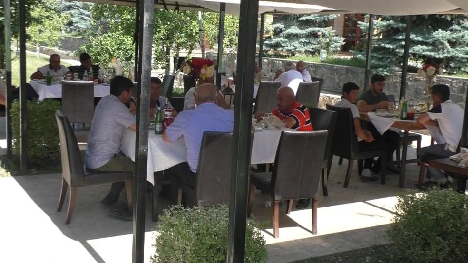 Restoran sahibi 10 günlük həbs edildi -  FOTOLAR