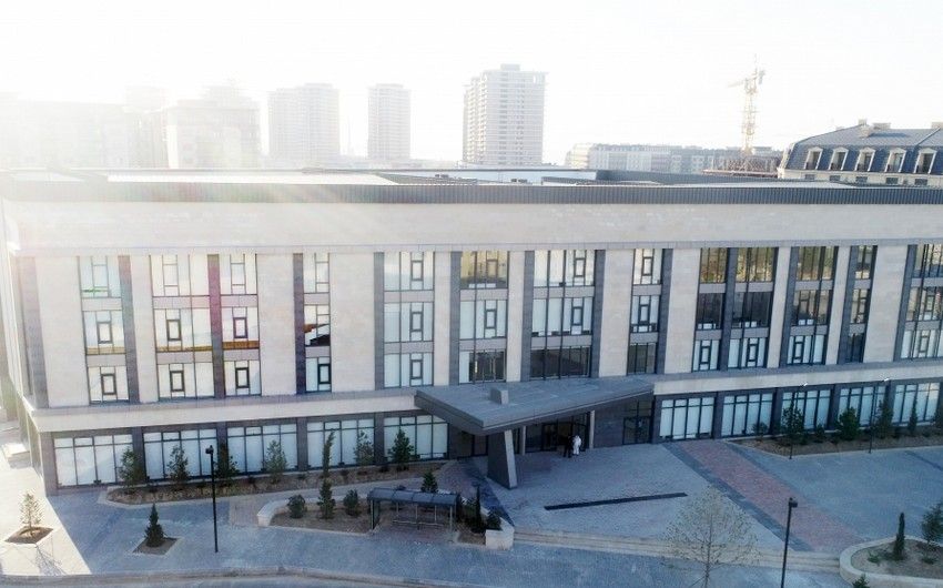 Prezidentlə xanımı Bakı Avropa Liseyinin yeni binasının açılışında -  FOTOLAR