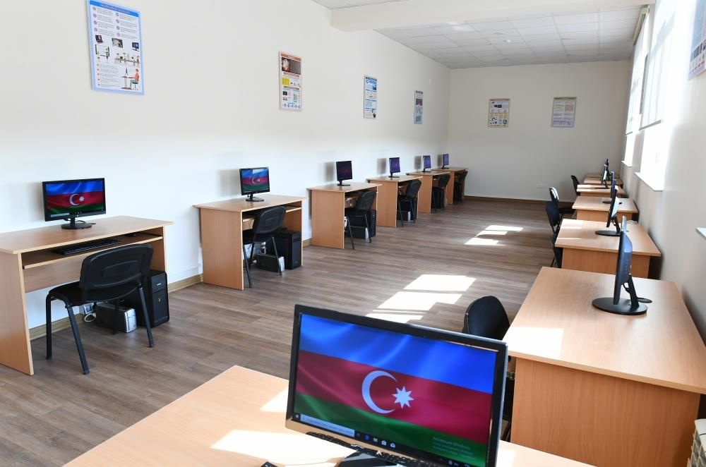 Mehriban Əliyeva Binədə yeni inşa edilən məktəbdə -  FOTOLAR