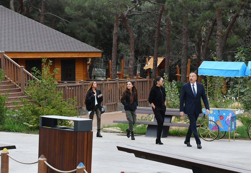 Prezidentlə ailəsi zooparkın açılışında -  FOTO - YENİLƏNİB