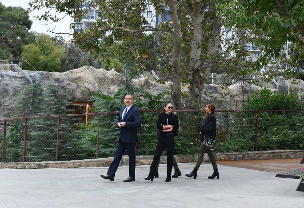 Prezidentlə ailəsi zooparkın açılışında -  FOTO - YENİLƏNİB