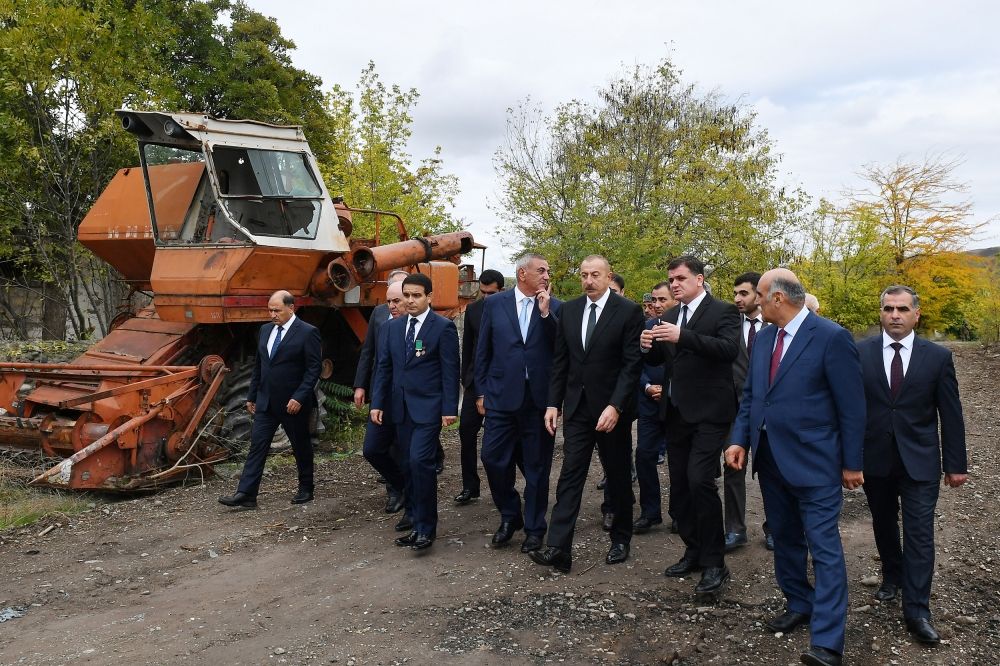 Prezident və xanımı ictimaiyyət nümayəndələri ilə görüşdü - FOTOLAR Prezident və xanımı ictimaiyyət nümayəndələri ilə görüşdü - FOTOLAR