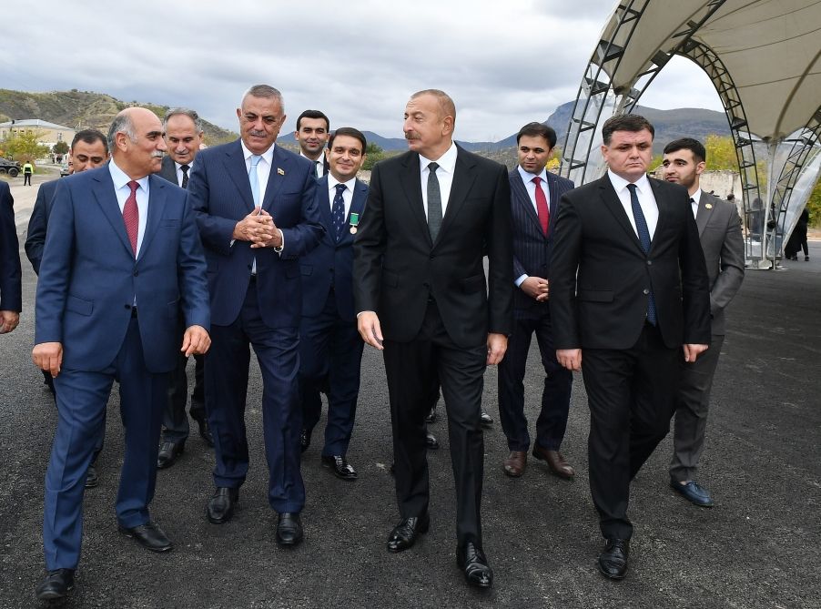 Prezident və xanımı ictimaiyyət nümayəndələri ilə görüşdü - FOTOLAR Prezident və xanımı ictimaiyyət nümayəndələri ilə görüşdü - FOTOLAR