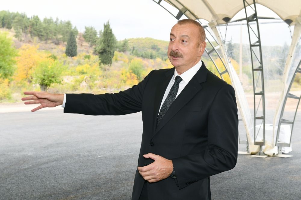 Prezident və xanımı ictimaiyyət nümayəndələri ilə görüşdü - FOTOLAR Prezident və xanımı ictimaiyyət nümayəndələri ilə görüşdü - FOTOLAR