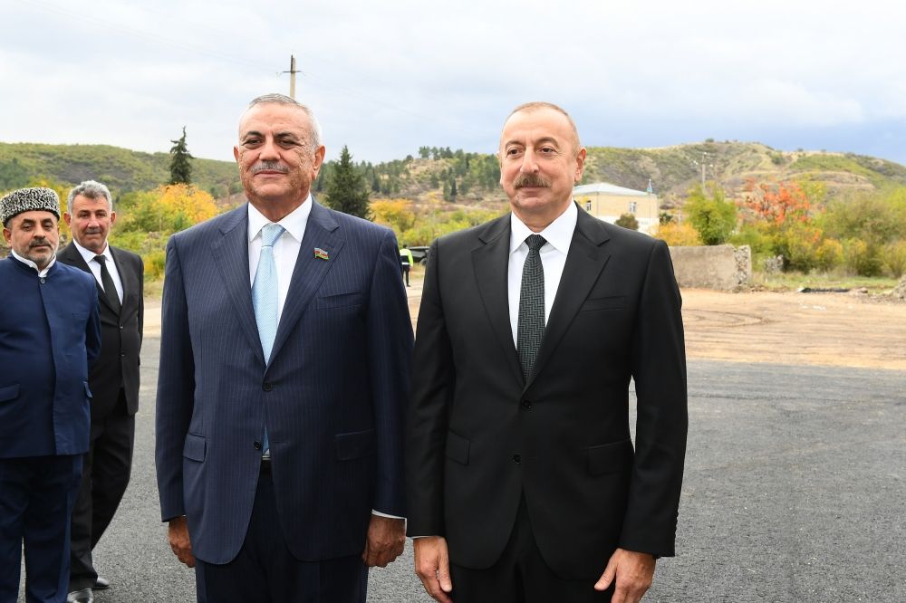 Prezident və xanımı ictimaiyyət nümayəndələri ilə görüşdü - FOTOLAR Prezident və xanımı ictimaiyyət nümayəndələri ilə görüşdü - FOTOLAR