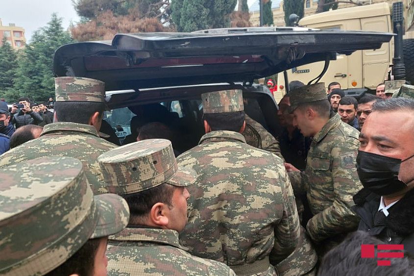 Şəhid Natiq Əliyevlə vida mərasimi - FOTOLAR Şəhid Natiq Əliyevlə vida mərasimi - FOTOLAR