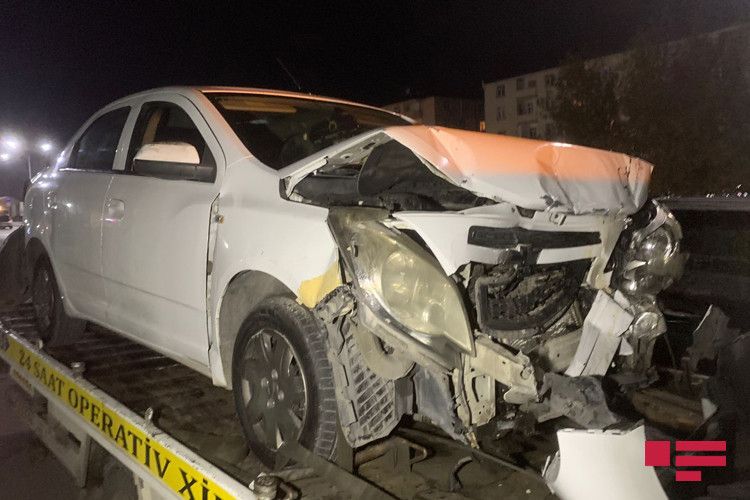 Masazırda qəza: sərxoş youtuber qadın avtomobili qaçırdı - FOTO