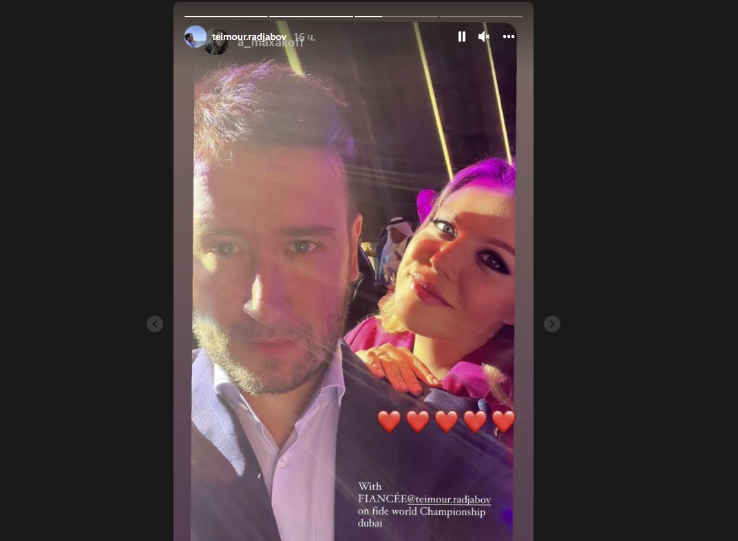 Teymur Rəcəbov Xalq artistinin qızı ilə nişanlandı - FOTO Teymur Rəcəbov Xalq artistinin qızı ilə nişanlandı - FOTO