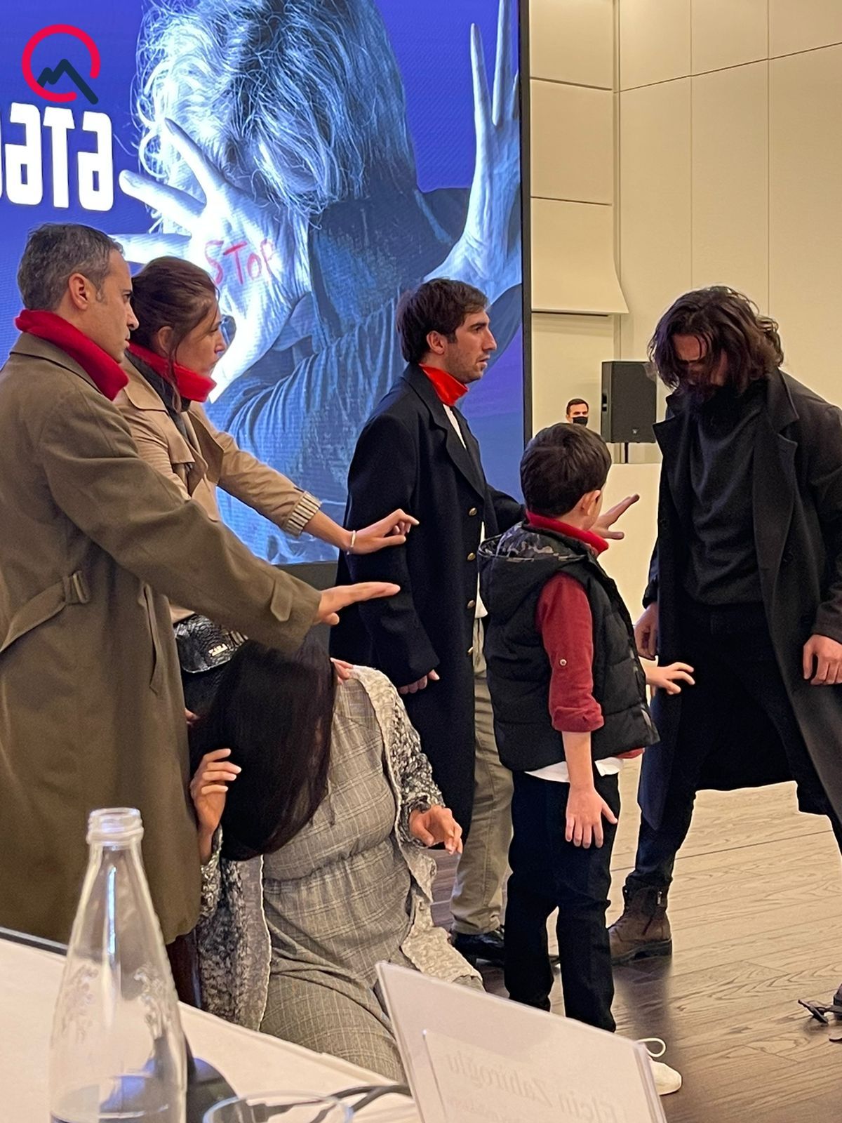 "Qadına şiddətə son" adlı dəyirmi masa keçirildi - FOTOLAR "Qadına şiddətə son" adlı dəyirmi masa keçirildi - FOTOLAR