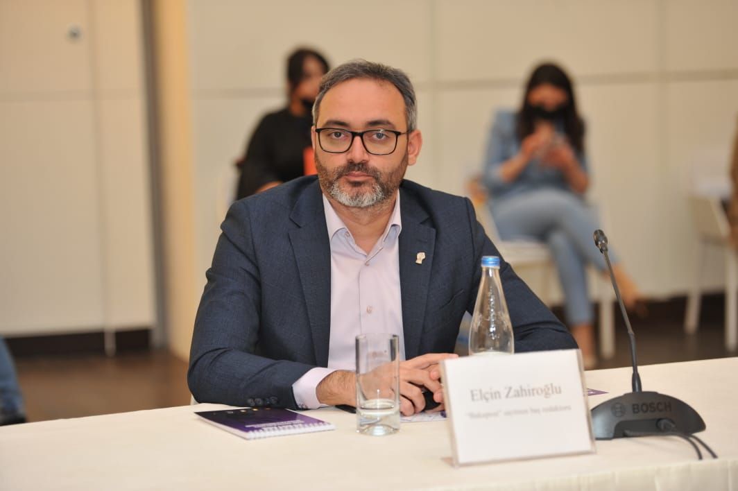 "Qadına şiddətə son" adlı dəyirmi masa keçirildi - FOTOLAR "Qadına şiddətə son" adlı dəyirmi masa keçirildi - FOTOLAR