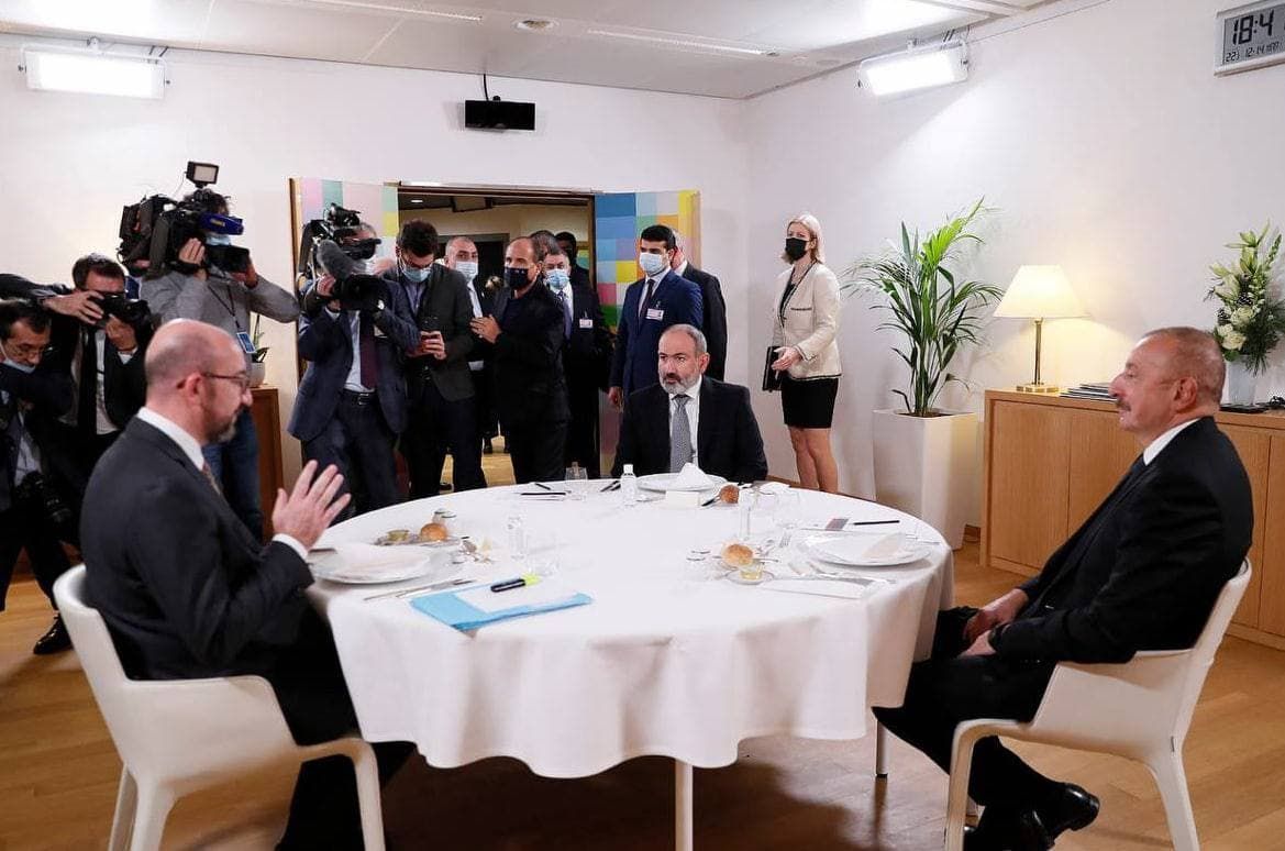 Əliyev, Mişel və Paşinyan arasında görüş başladı -  FOTO - VİDEO