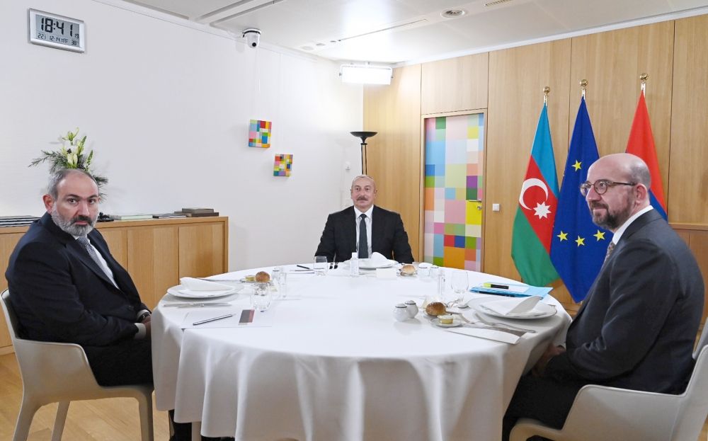 Əliyev, Mişel və Paşinyan arasında görüş başladı -  FOTO - VİDEO
