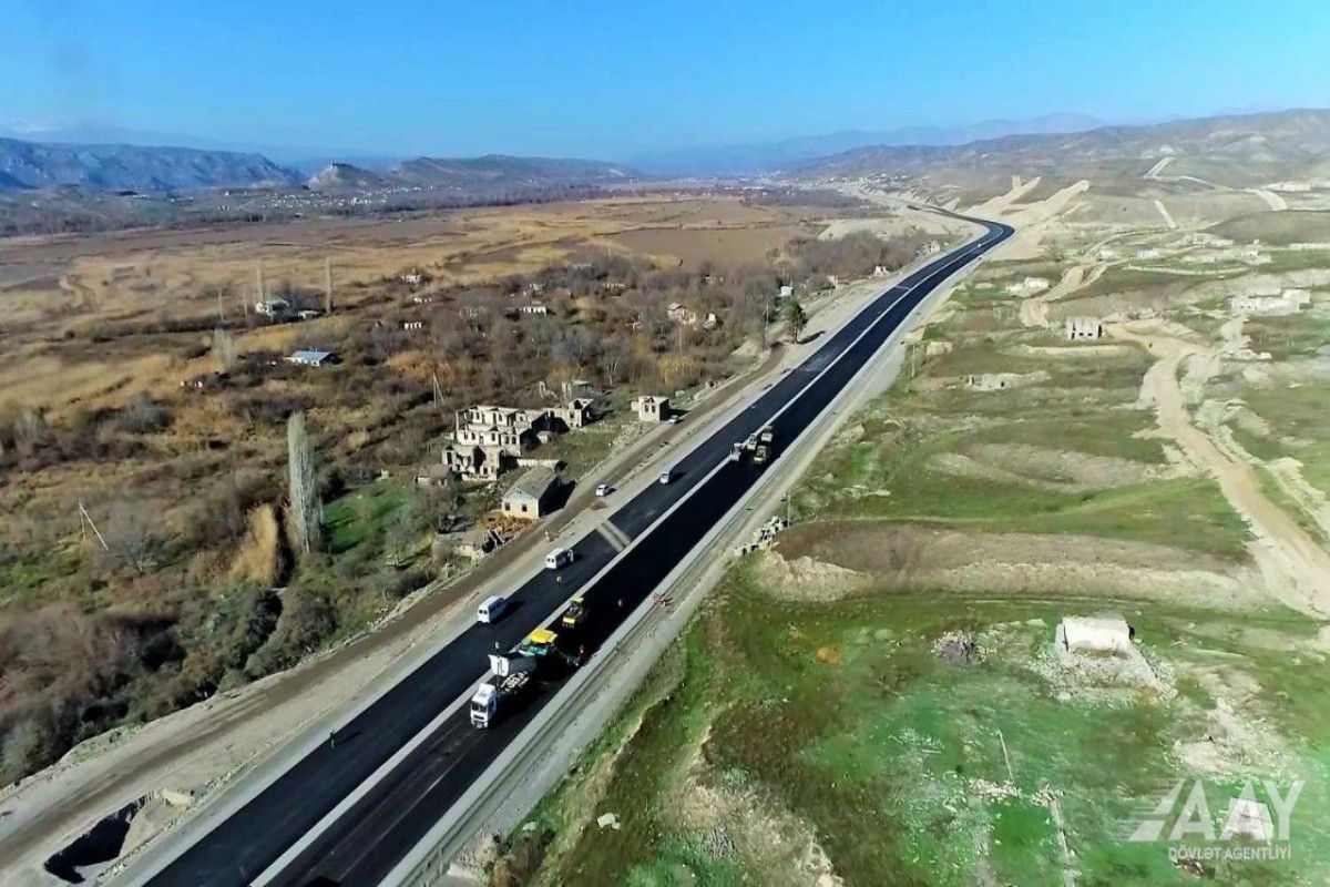 Xudafərin-Qubadlı-Laçın avtomobil yolu asfaltlanır -  FOTOLAR