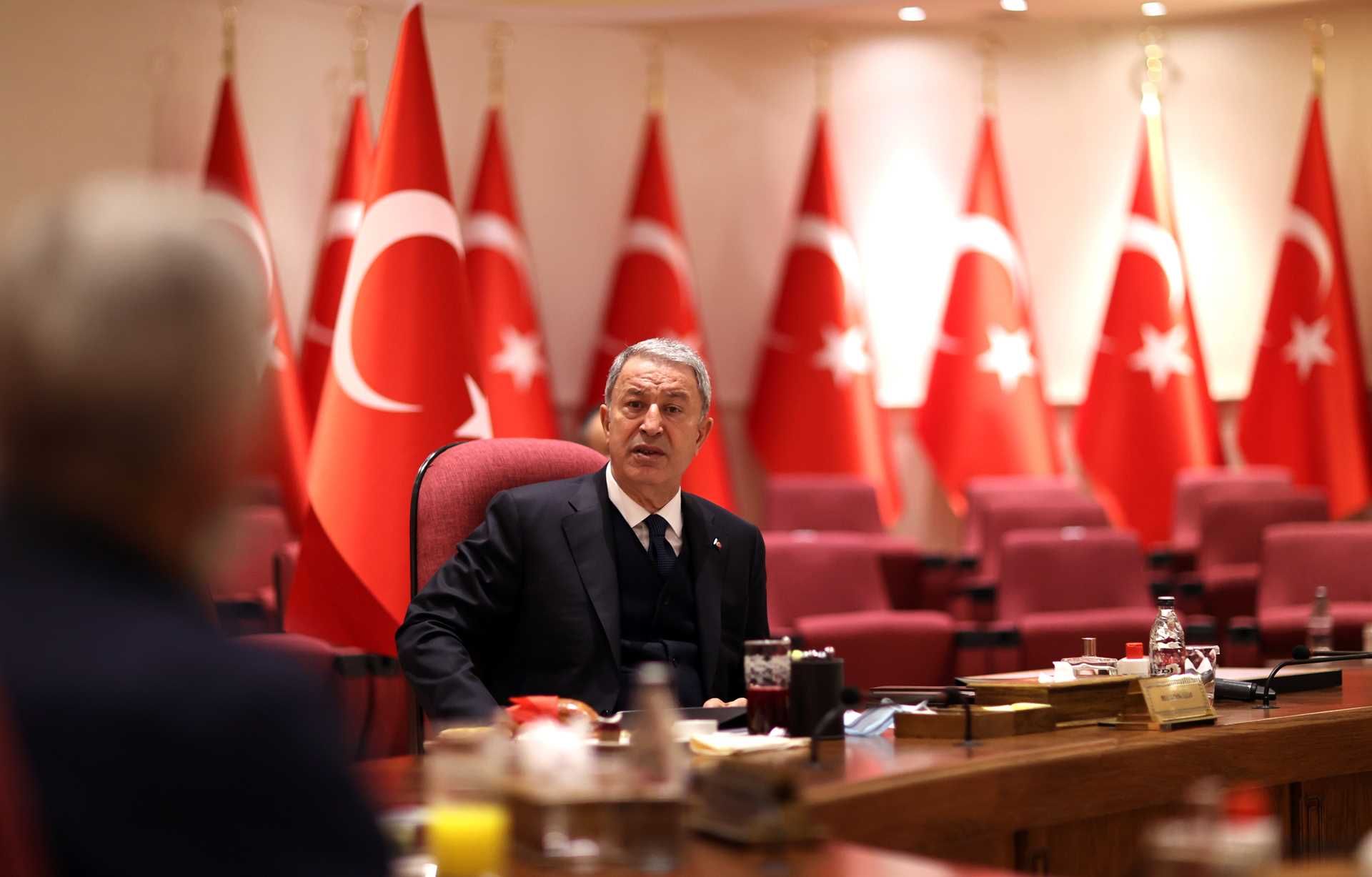 Hulusi Akar şəhidimizin ailəsi ilə görüşdü -  FOTO